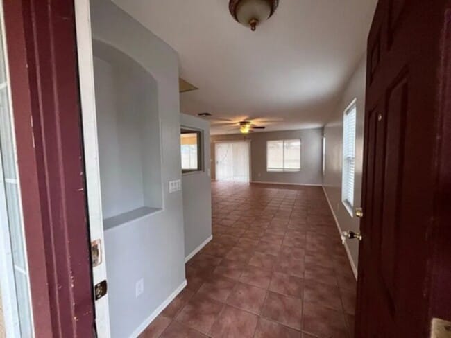 Building Photo - Large 4 bedroom, 3 bath home.