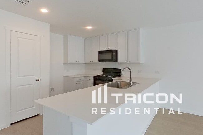 Foto del edificio - 907 Ponderosa Ln