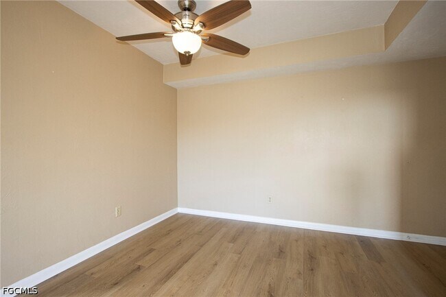 Foto del edificio - 6142 Whiskey Creek Dr