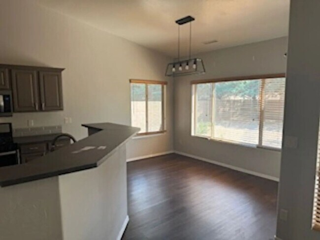 Foto del edificio - 5882 N Gallery Ln