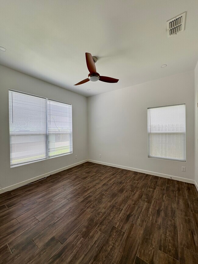 Foto del edificio - 2610 Fern Ave