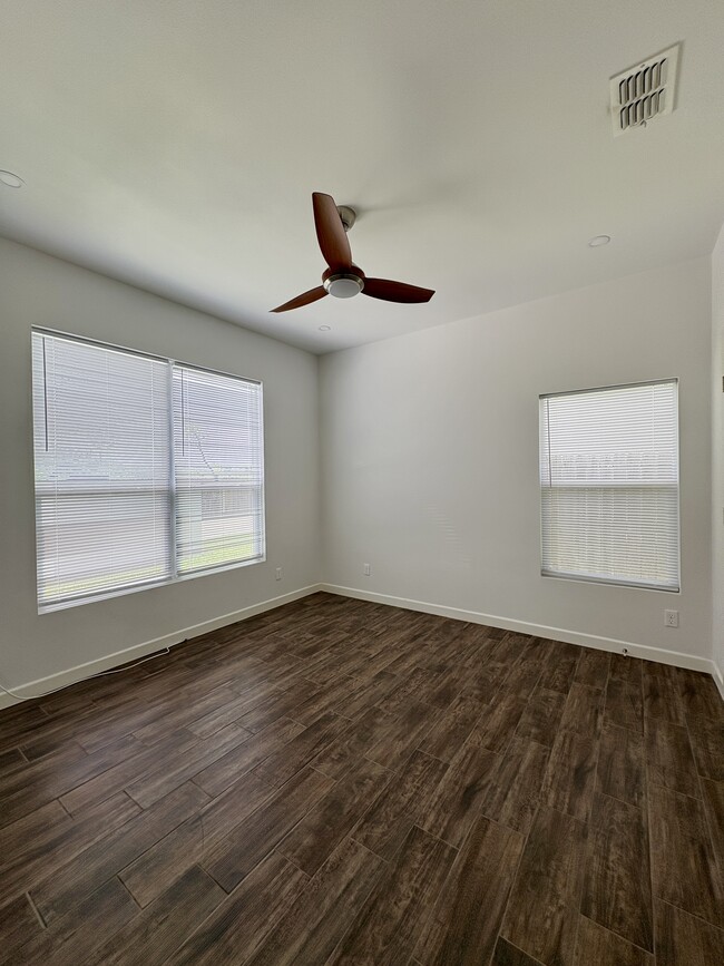 Building Photo - 2610 Fern Ave