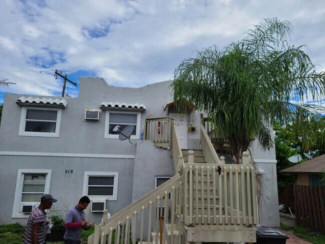 Foto del edificio - 519 Pilgrim Rd