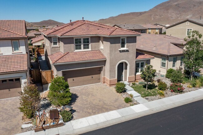Foto del edificio - 5 bed 3.5 bath 3210 sf home in South Meadows