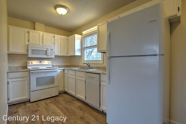 Building Photo - 3 br, 1 bath House - 525 Berry Ridge Road