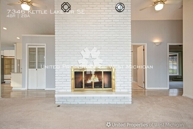 Building Photo - 7346 Kettle Lake Dr SE