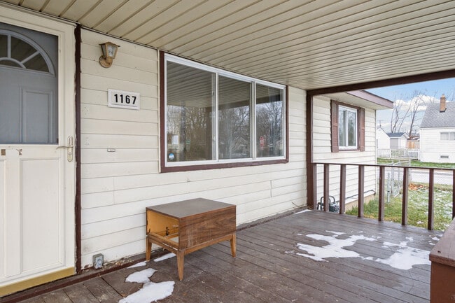 Building Photo - 1167 Davis St