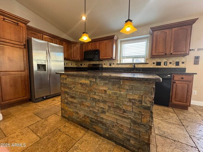 Foto del edificio - 2246 W Roy Rogers Rd