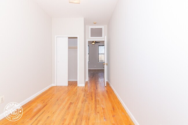 Building Photo - 876 Greene Ave