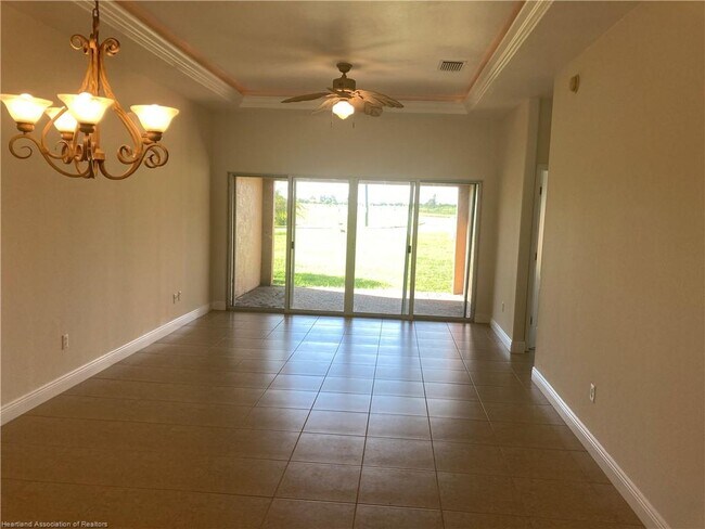Building Photo - 1001 Coronado Ct