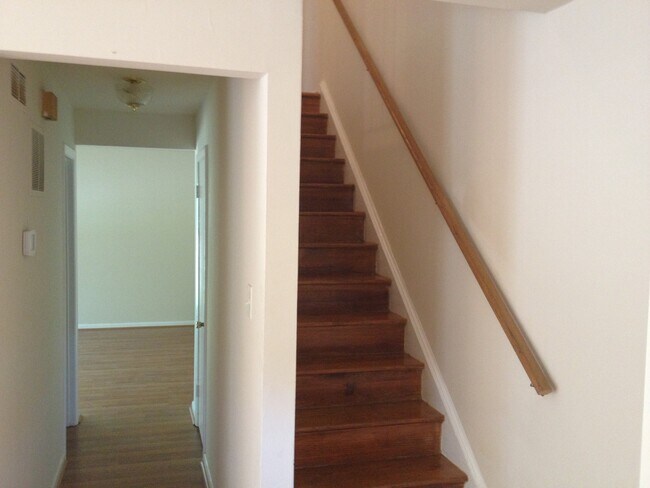 Foto del edificio - 4 Bedroom Townhouse - Chesterfield