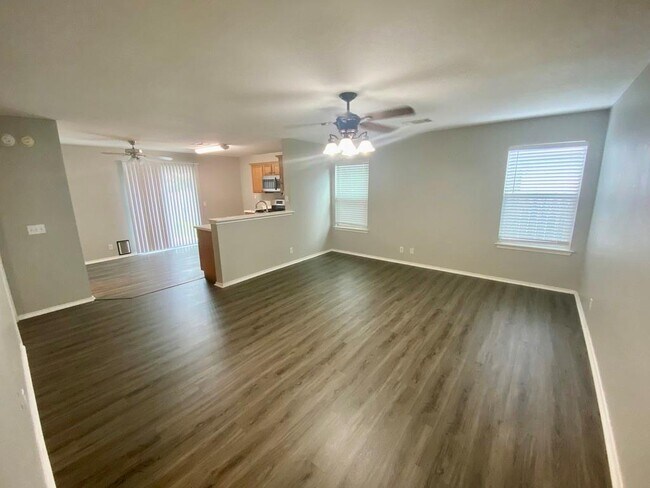 Foto del edificio - 17212 Hamilton Point Cir