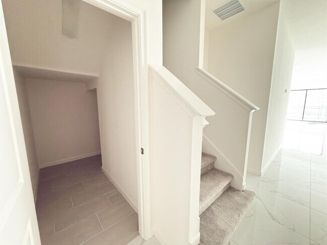 Foto del edificio - 1250 Butterfly Orchid Rd