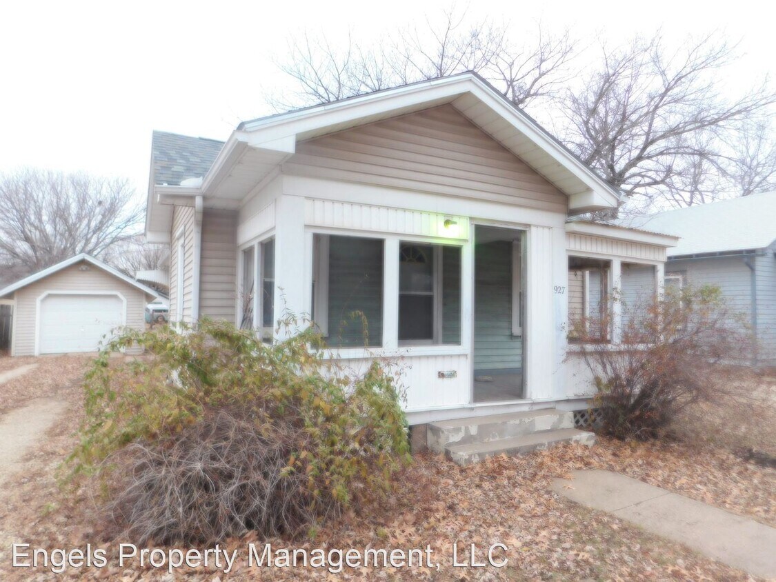 2 br, 1 bath House 927 N Taylor House Rental in El Dorado, KS