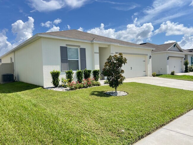 Building Photo - 187 Emanuelle Dr
