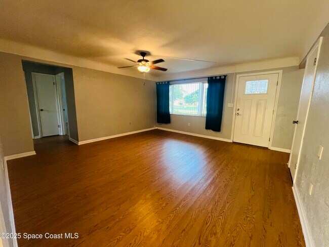 Foto del edificio - 150 Queensland Ave