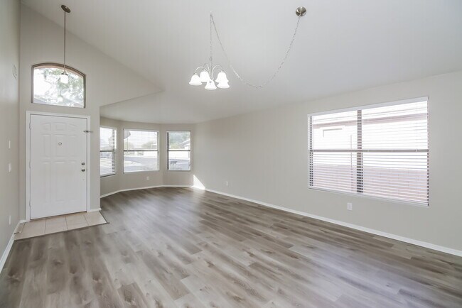 Building Photo - 2857 S Coyote Canyon