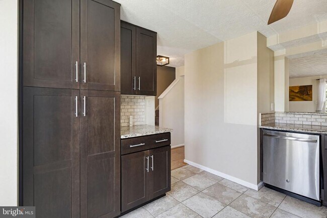 Foto del edificio - 9402 Granite Hill