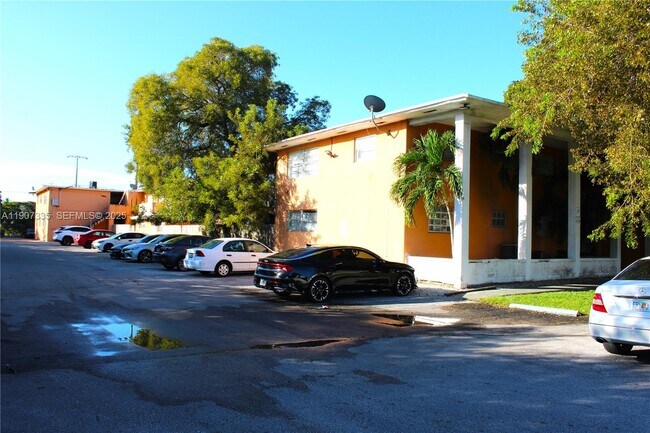 Foto del edificio - 9760 SW 184th St