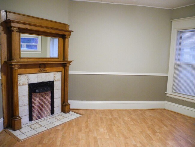 Foto del edificio - 216 N Hamilton St