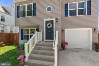 Building Photo - 465 Carvel Beach Rd