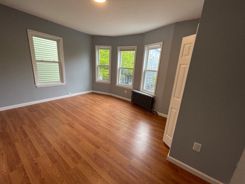 Foto principal - 25 Granite St