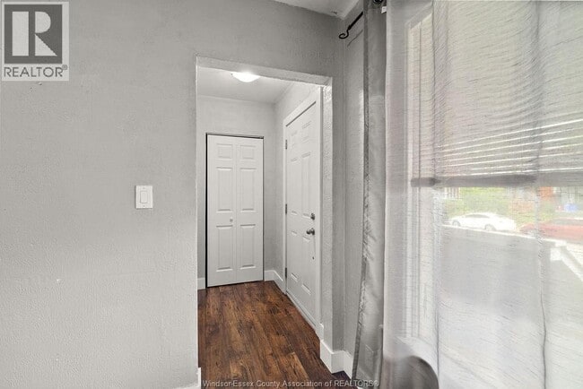 Building Photo - 541 Moy Ave