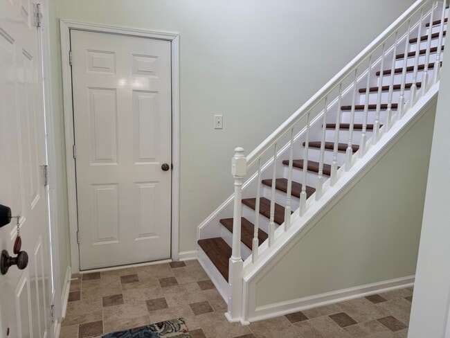Building Photo - Four Bedroom Home in Curtis Pond