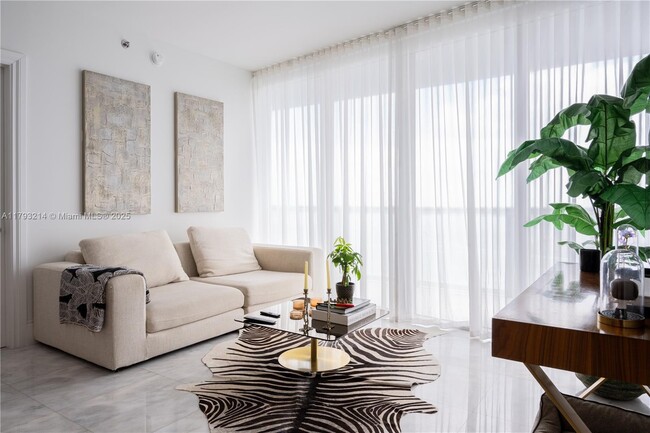 Foto del edificio - 495 Brickell Ave