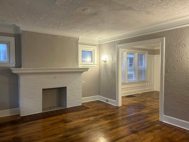Foto del edificio - 2067 Hazelwood St
