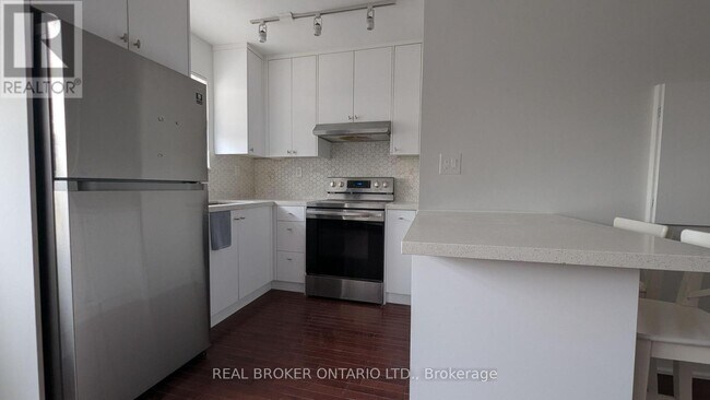 Photo du bâtiment - 2209 Gerrard St E