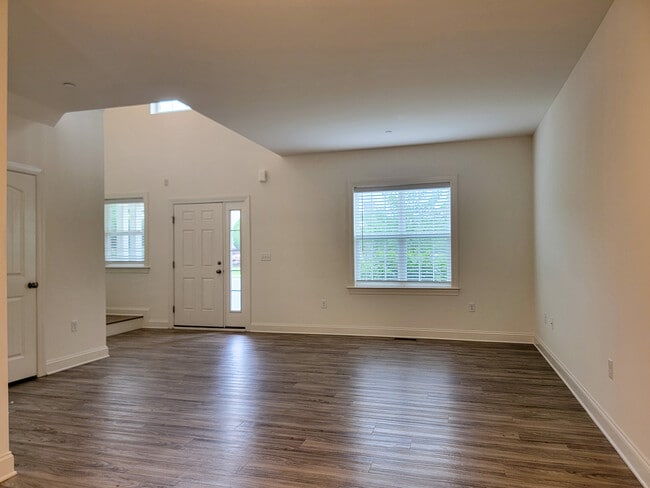 Foto del edificio - 642 Brentwood Dr