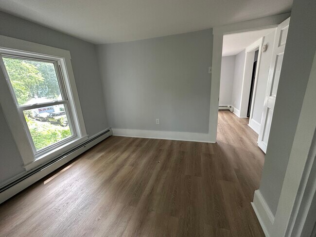 Bedroom to Living Room - 10 Shelby Ln