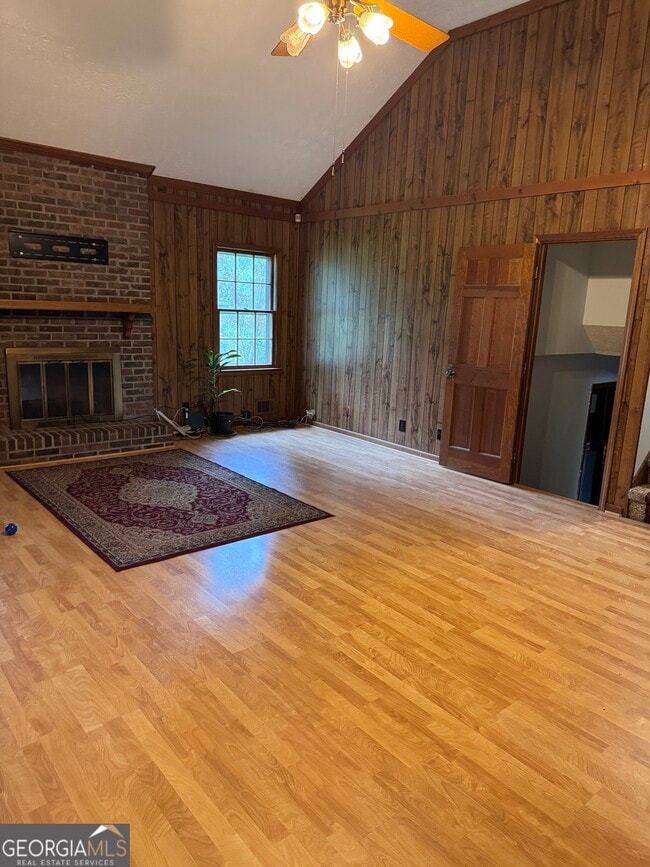 Building Photo - 532 Villa Dr SW