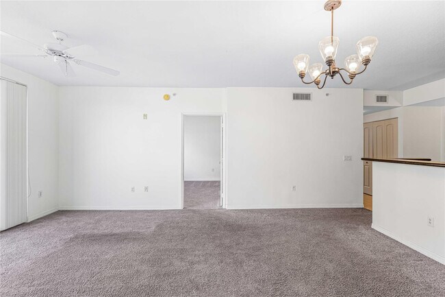 Foto del edificio - 2421 NE 65th St