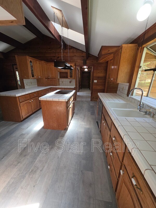 Foto del edificio - 14975 Chattering Pines Rd