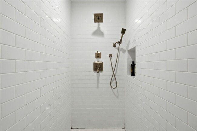 Building Photo - 14805 Dutchmans Dr