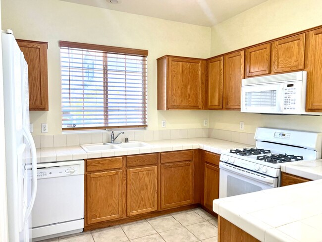 Building Photo - Summerlin South!