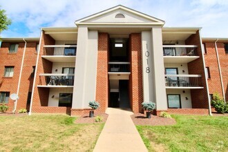 Building Photo - 1018 Blue Ridge Dr