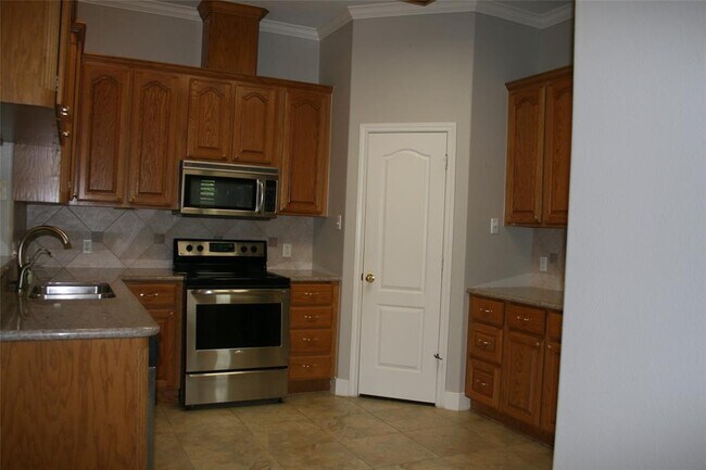 Foto del edificio - 302 Friends Knoll Ln