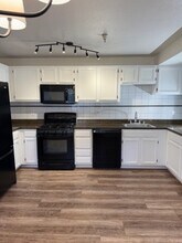 Building Photo - 146 Golden Gate Cir