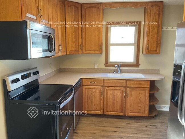 Foto del edificio - 2713 W 71st 1/2 St