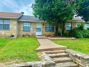 Building Photo - 1423 Walters Dr