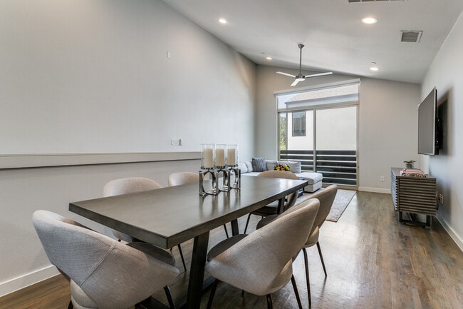 Building Photo - 1839 Euclid Ave