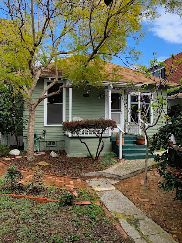 Building Photo - 2607 6th St