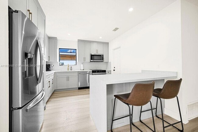 Foto del edificio - 7710 NW 6th Ct