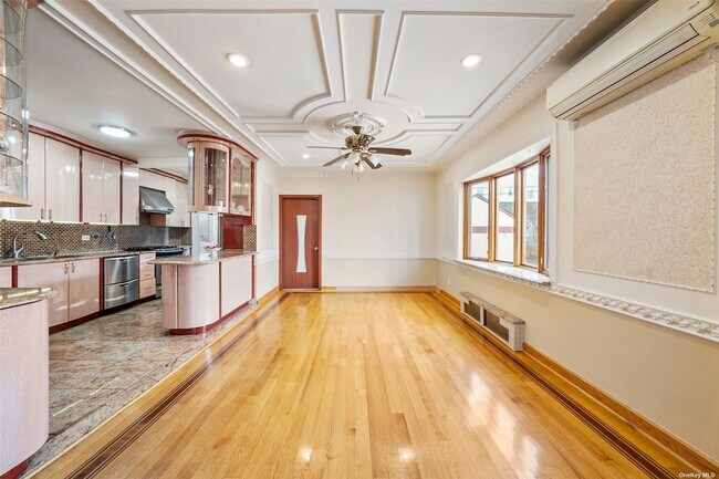 Building Photo - 63-42 Alderton St