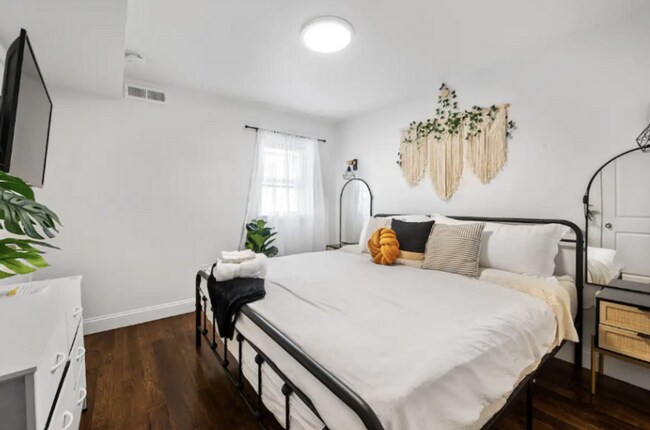 Foto del edificio - 131 Bristol St