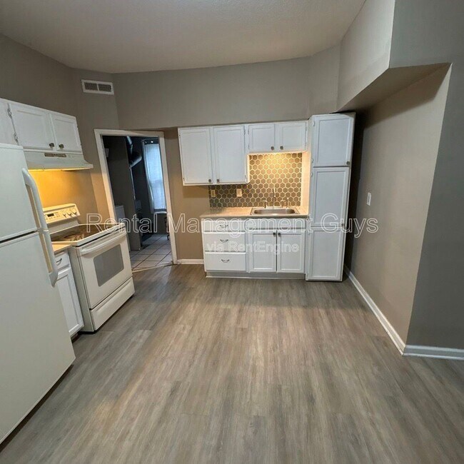 Foto del edificio - 2935 N Aldrich Ave