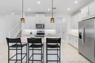Building Photo - 14131 SW Thorens Dr